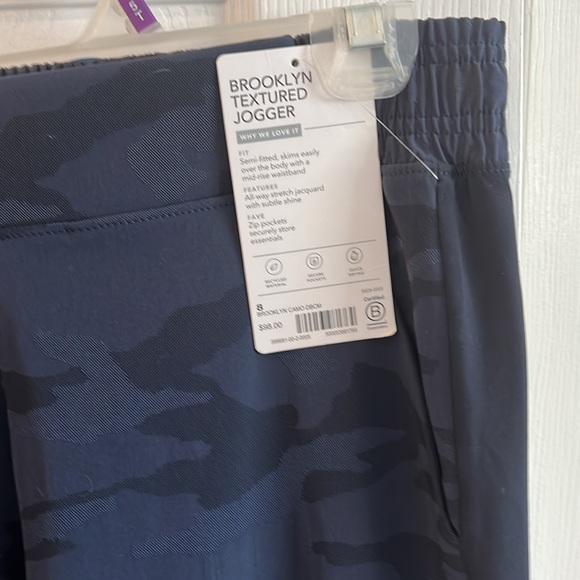 Athleta Brooklyn textured Jogger - Picture 2 of 3